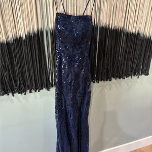 Chic Black Maxi Dress with Flowing Silhouette